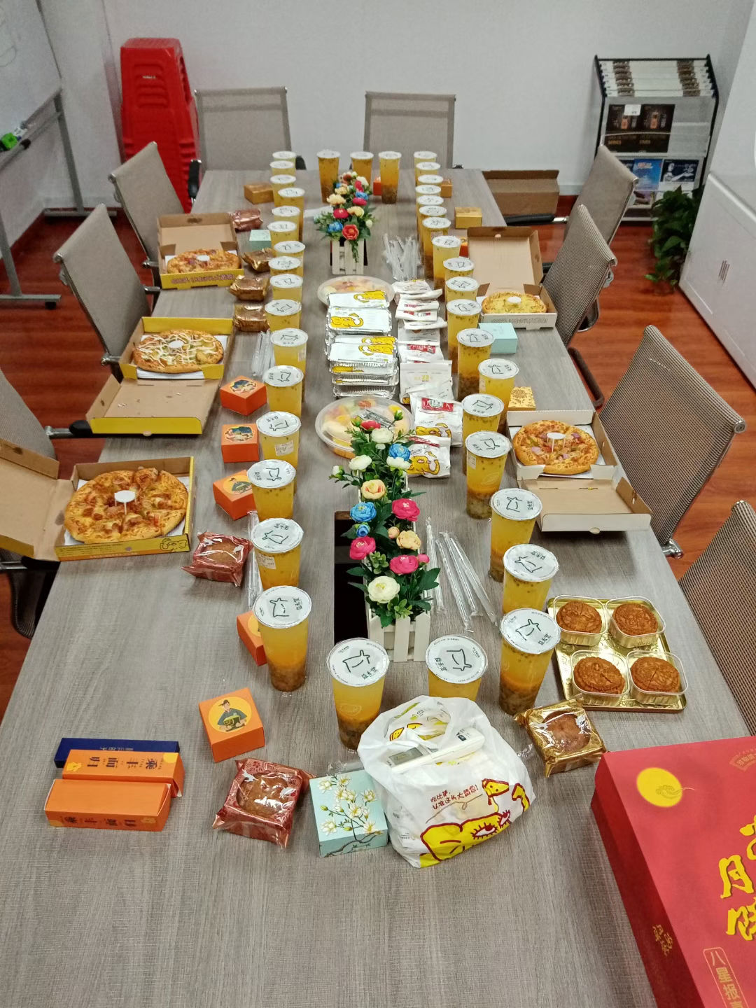 心系员工,情暖中秋-草莓免费视频下午茶活动圆满结束