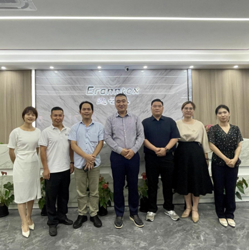 热烈欢迎韩国客户莅临草莓免费视频实地考察，共商合作大计！