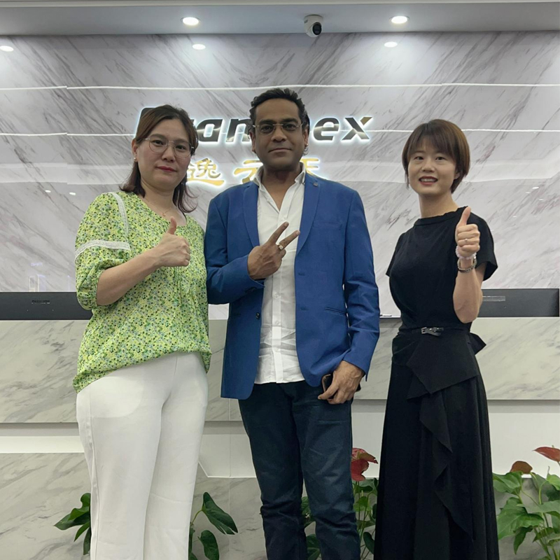 印度客户慕名来访草莓免费视频，洽谈空气质量监测项目合作!