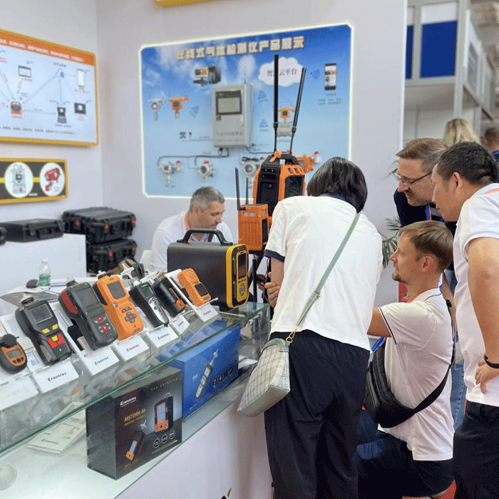 草莓免费视频再掀消防安全技术风暴，明星产品引爆北京展会场